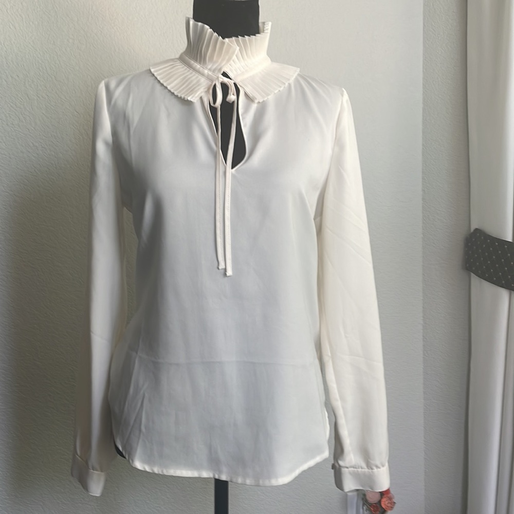 LEITH, Vanilla Ruffle Neck - Picture 8 of 9